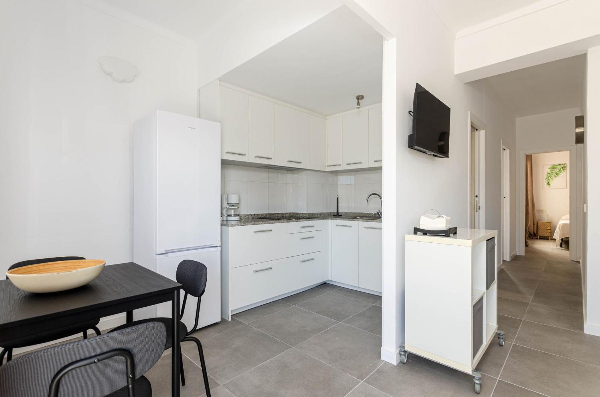 Yourhouse Monges With Balcony Appartement