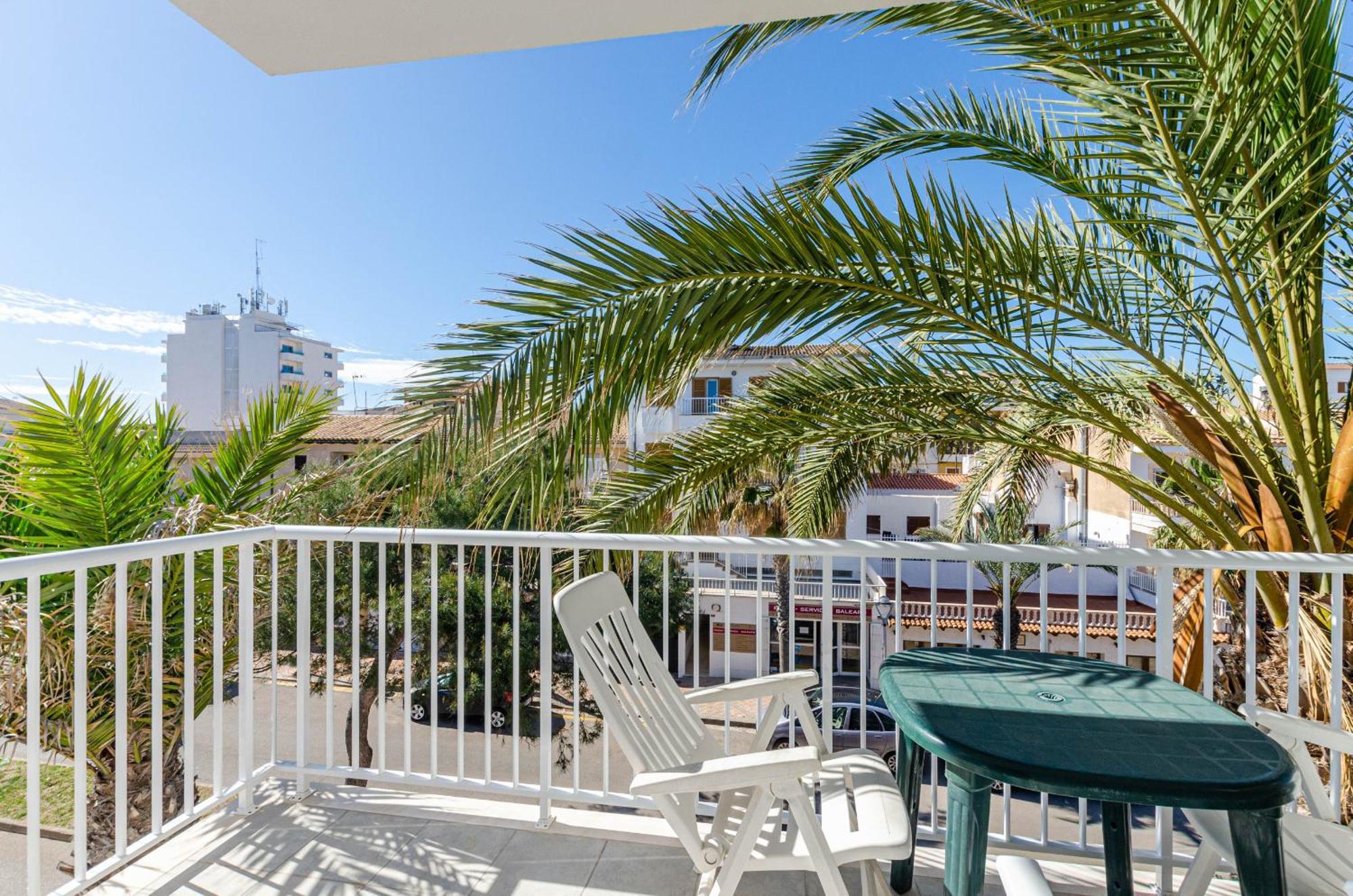 Yourhouse Monges With Balcony Appartement