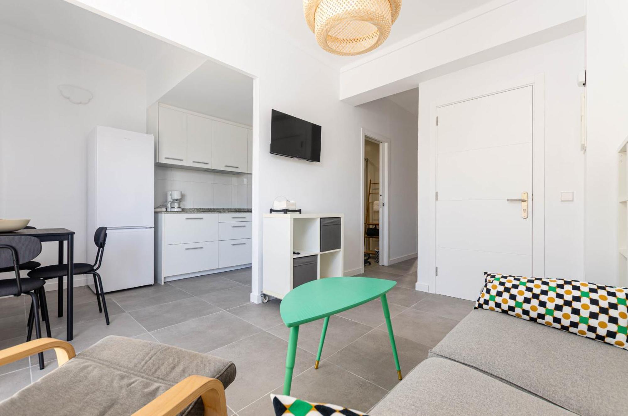 Yourhouse Monges With Balcony Appartement